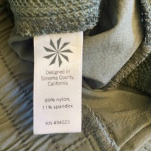 Athleta, size 6 shorts with 8-inch inseam - Picture 5 of 6